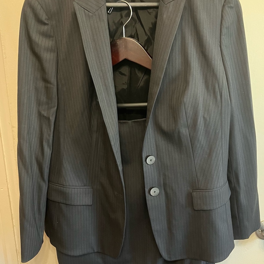 Hugo Boss Suit Jacket / Blazer & Skirt MSRP ~$750. US 12 / IT 48